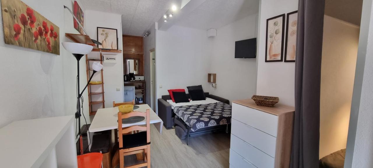 Apartamentos Grifovacances Tres Estrelles Club Pas De La Casa Bagian luar foto